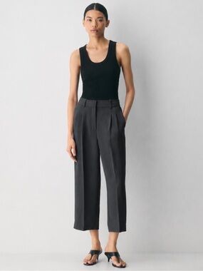 Aritzia - The Effortless Pant Cropped Crepette Coal Grey